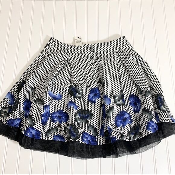 NWT Express High Waisted Polka Dot Skirt Size 4 - Picture 7 of 10